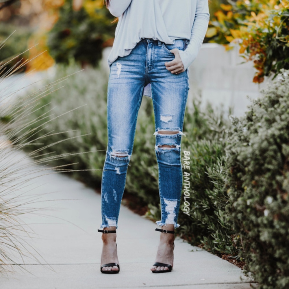Kancan Distressed light wash Skinny denim jeans - Picture 2 of 5